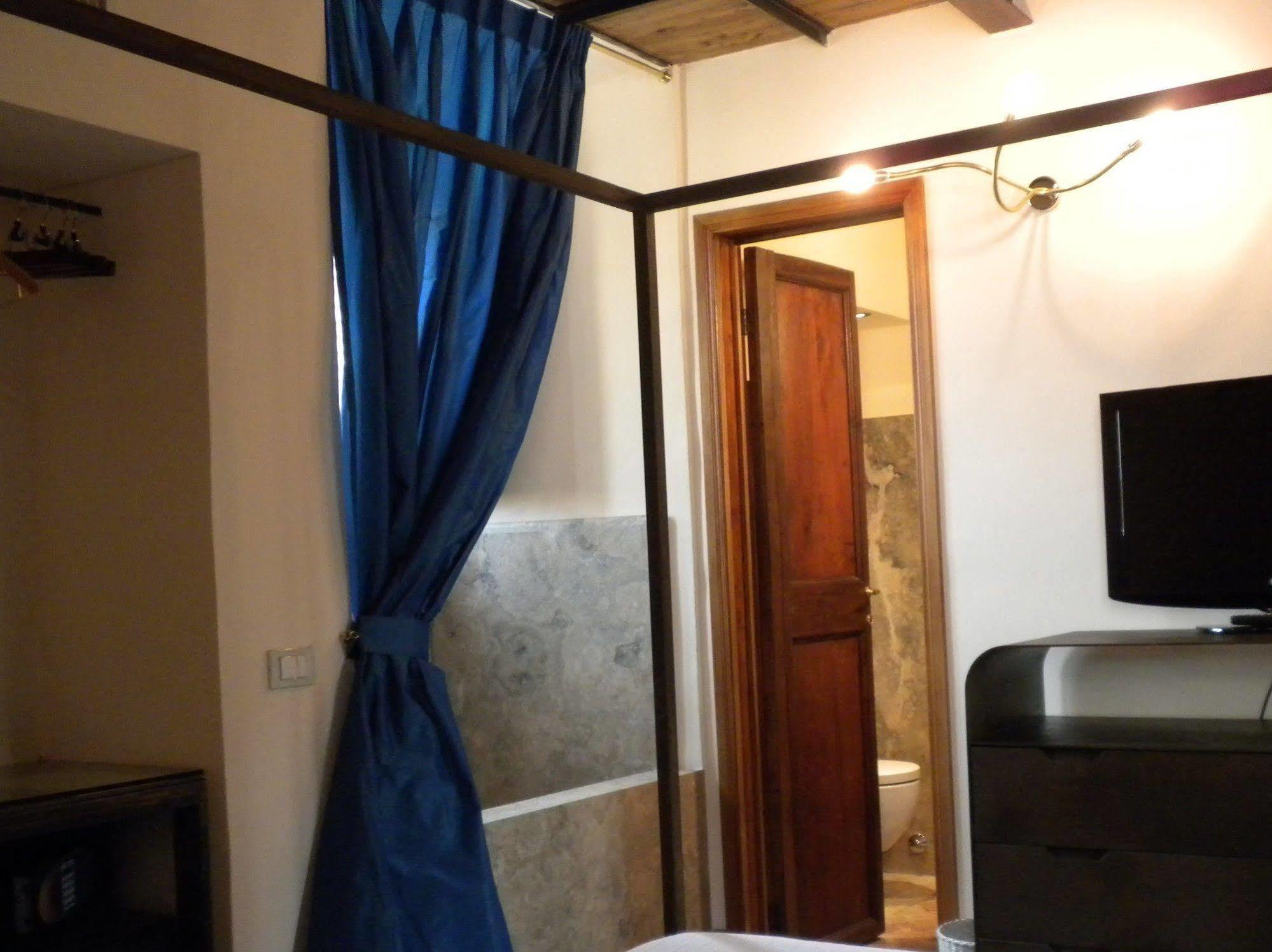 مبيت وإفطار روما Residenza Torre Colonna المظهر الخارجي الصورة
